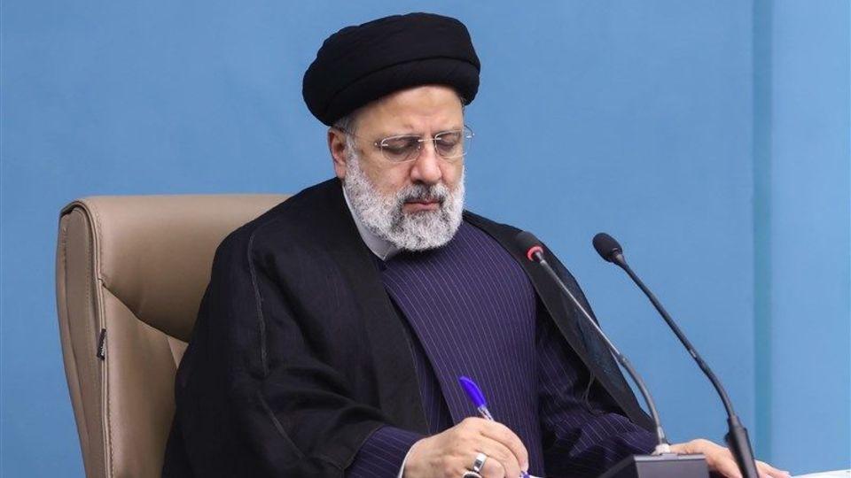 رئیسی ابلاغ کرد: اختصاص درس علوم و معارف دفاع مقدس و مقاومت برای تدریس در مدارس و دانشگاه‌ها
