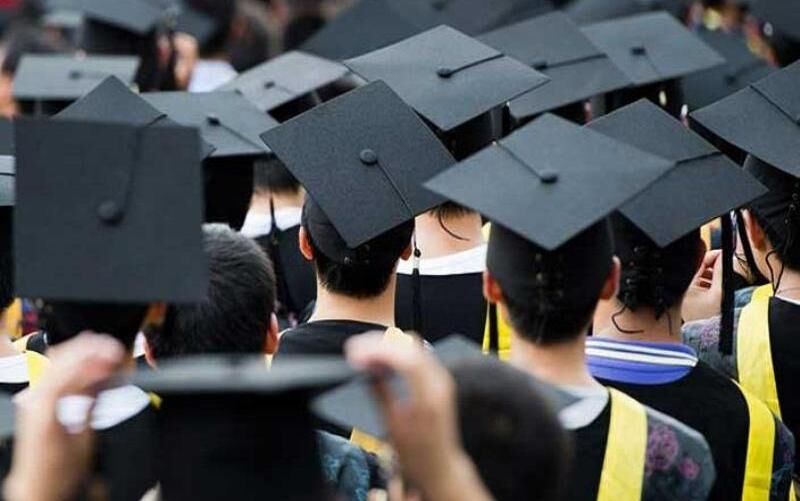 چرا نخبگان تمایل به حضور در دستگاه قضایی ندارند؟