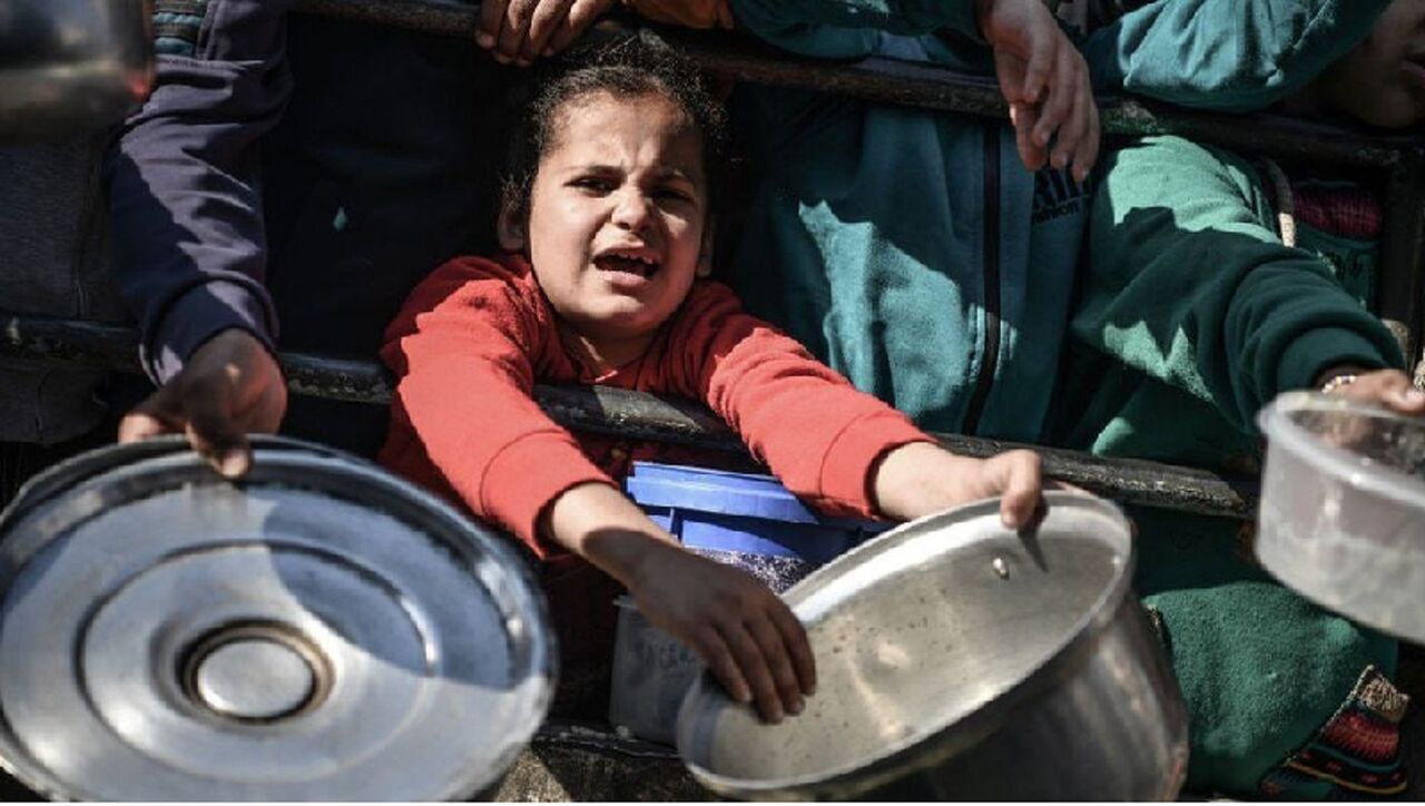 روایت گاردین از مصیبت غزه؛ فلسطینی‌ها محروم از آب آشامیدنی،غذا و گرما