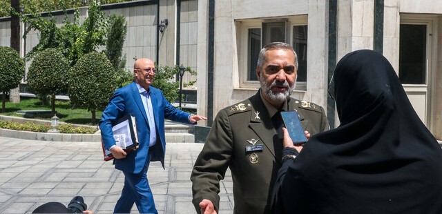 آشتیانی: دفاع از امنیت ملی محدودیت ندارد/در آینده نتایج پیشرفتهای موشکی را اعلام میکنیم