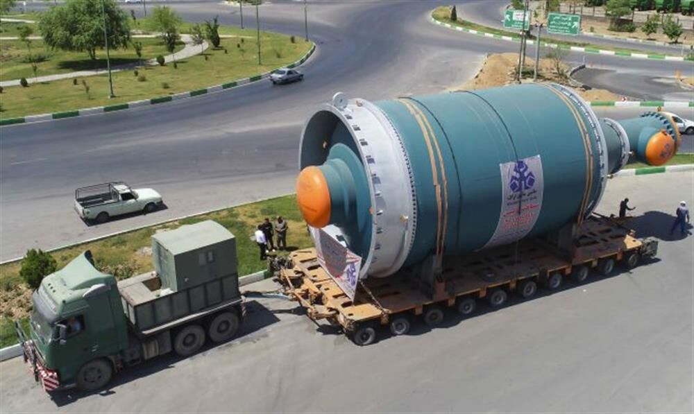 راکتور ۳۲۰ تنی پروژه محیط زیستی تصفیه نفت سفید پالایشگاه اصفهان نصب شد