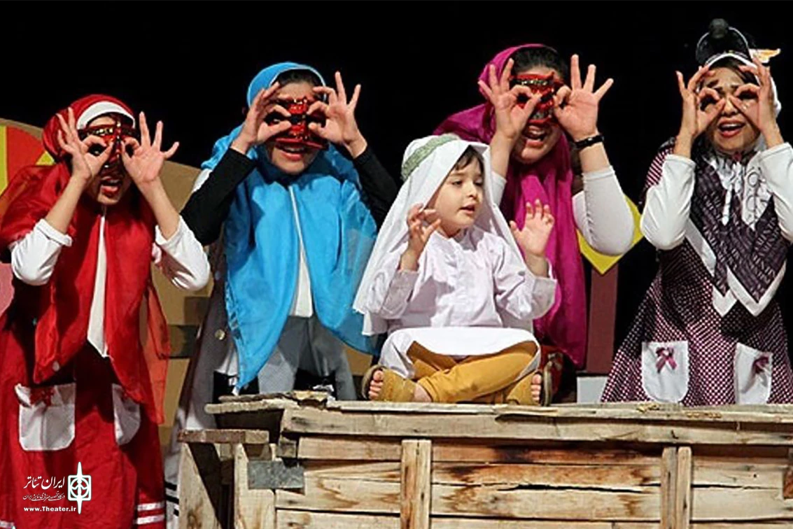 تئاتر کودک، در قبال شادی باید چیزی نیز به مخاطبان خود آموزش بدهد