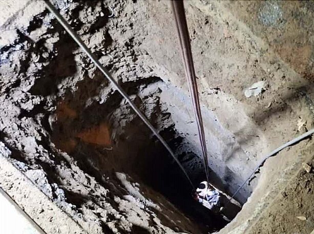 نجات معجزه‌آسای یک کارگر پس از سقوط به چاه ۱۵ متری