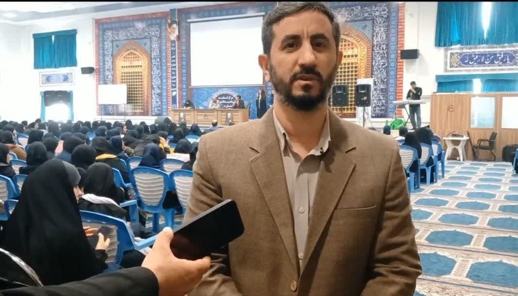 برگزاری جشن تکلیف سیاسی دانشآموزان دختر رای اولی با حضور فرماندار اسلامشهر