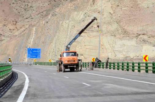افتتاح آزادراه ۸ کیلومتری بدون باند برگشت!