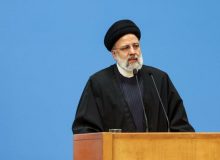کارگران در عرصه اقتصادی سیلی محکمی به دشمن خواهند زد