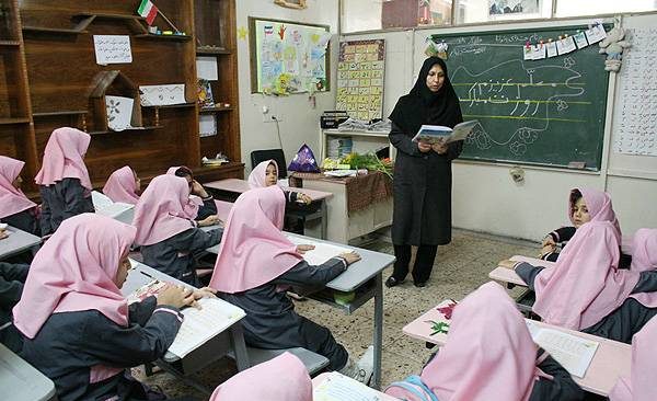 مهرماه کمبود معلم نداریم!