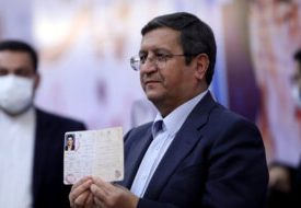 عبدالناصر همتی با حضور در ستاد انتخابات کشور در انتخابات ریاست جمهوری ثبت نام کرد