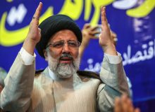 اجرای طرحی ملی برای رفع مشکل کودکان بی‌شناسنامه در دولت شهید رئیسی