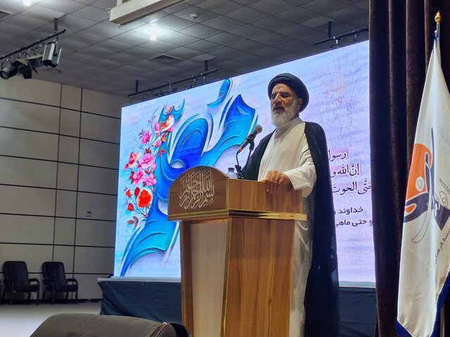 توجه به حقوق و مسائل مادی معلمان ضروری است