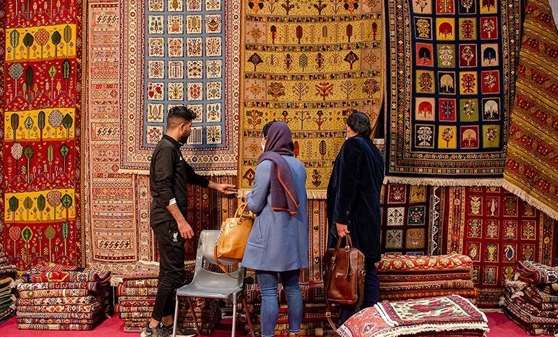 قاچاق فرش‌های بی‌کیفیت افغانستانی به ایران!