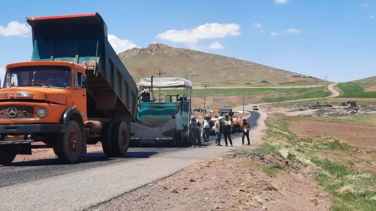 اجرای روکش آسفالتی محور روستایی نصیرآباد-میرجان-نصیرآباد