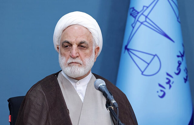 مردم انتظار دارند نامزدهای انتخابات ملتزم به رعایت قانون باشند