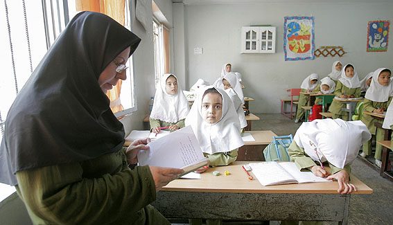 با اجبار نمی‌شود معلم بازنشسته را سر کلاس نگه داشت!