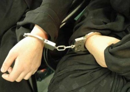 زنی همراه عروسش برای نقشه پلید به مغازه‌ها می‌رفت