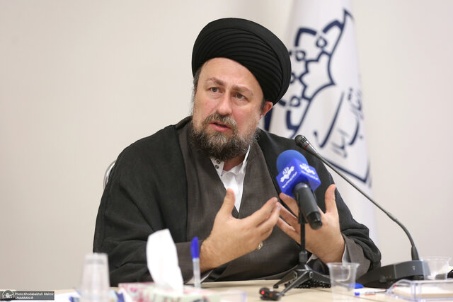 در جنگ روایت‌ها با دشمنی قوی درافتاده‌ایم