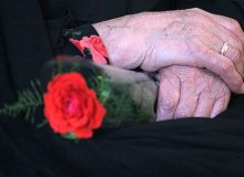 انتخاب مادر نمونه سال در شبکه سه