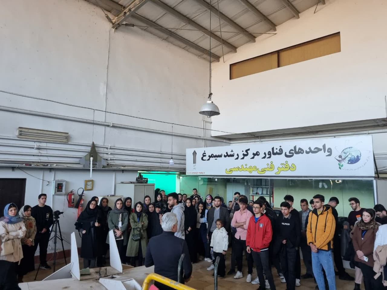 برگزیدگان نخستین جشنواره سراسری فرهنگی و هنری سیمرغ، مهمان دانشگاه علمی کاربردی این شهر شدند و کسب و کار آموختند.