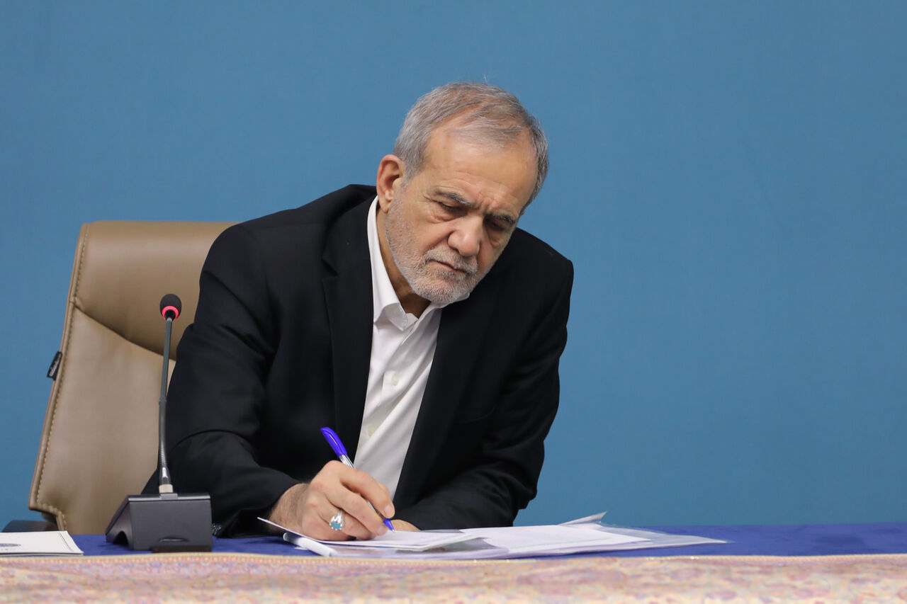 بخش بزرگی از مشکلات جهان اسلام به خاطر دوری  از آموزه‌های قرآن است