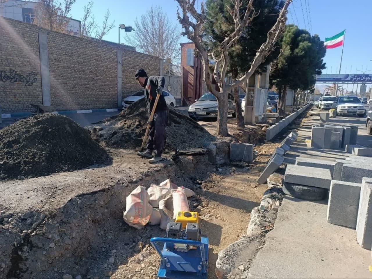 تداوم عملیات جدول گذاری و تعویض جداول فرسوده در سطح شهرصفادشت