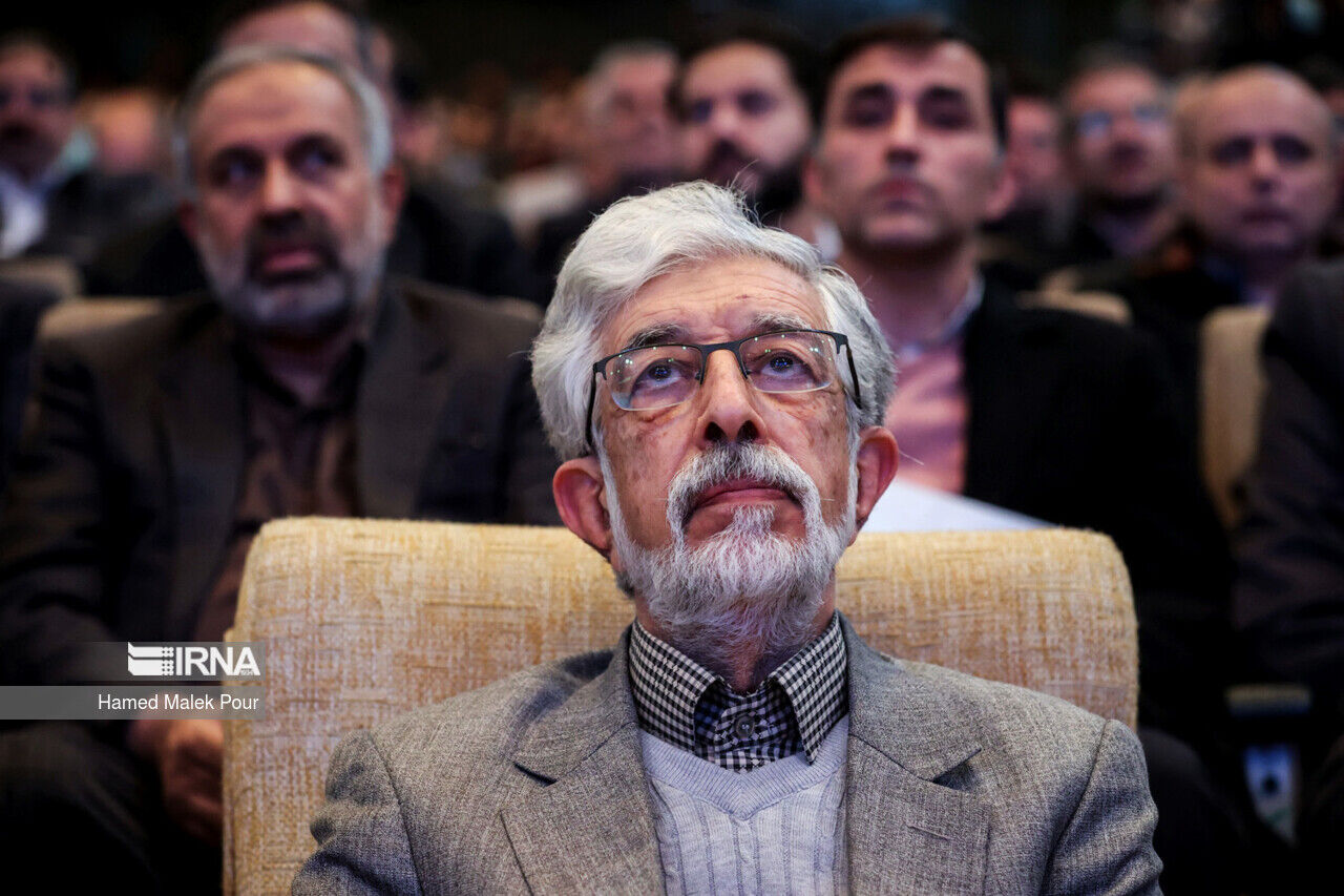 برای تهیه پیش‌نویس «زبان و خط فارسی گفتاری» محتاج هم‌فکری هستیم