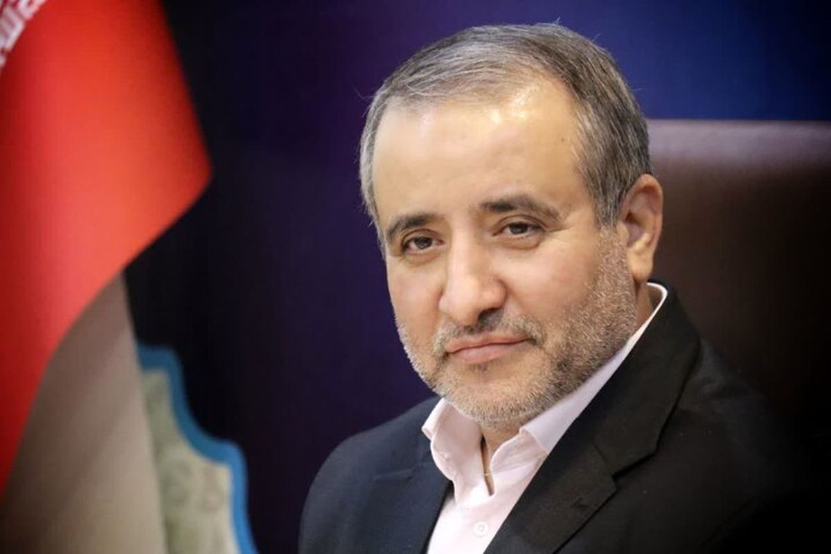 استاندار خراسان جنوبی در کنار مردم