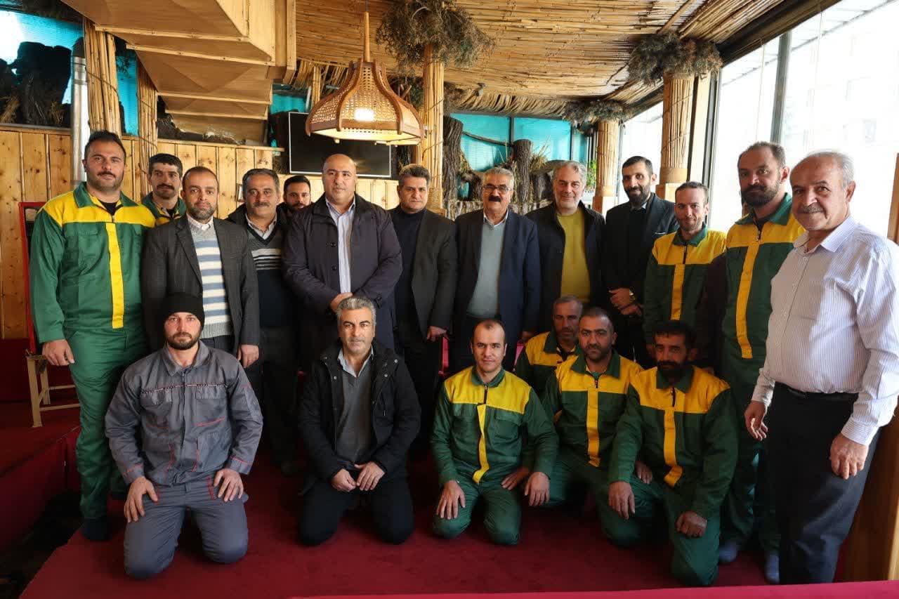 برگزاری مراسم تقدیر از کارکنان واحد فضای سبز