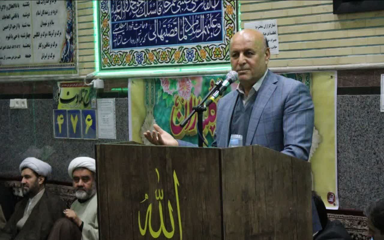 اتحاد و همدلی کلید حل مشکلات اقتصادی و اجتماعی است/ پاسخگویی مسئولان اسلامشهر به سوالات و درخواست های مردم در میز خدمت جشن انقلاب