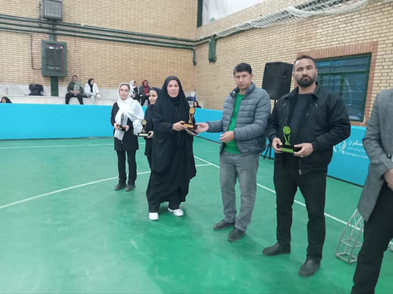 برگزاری مسابقه آمادگی جسمانی بانوان به مناسبت گرامیداشت ایام دهه مبارک فجر