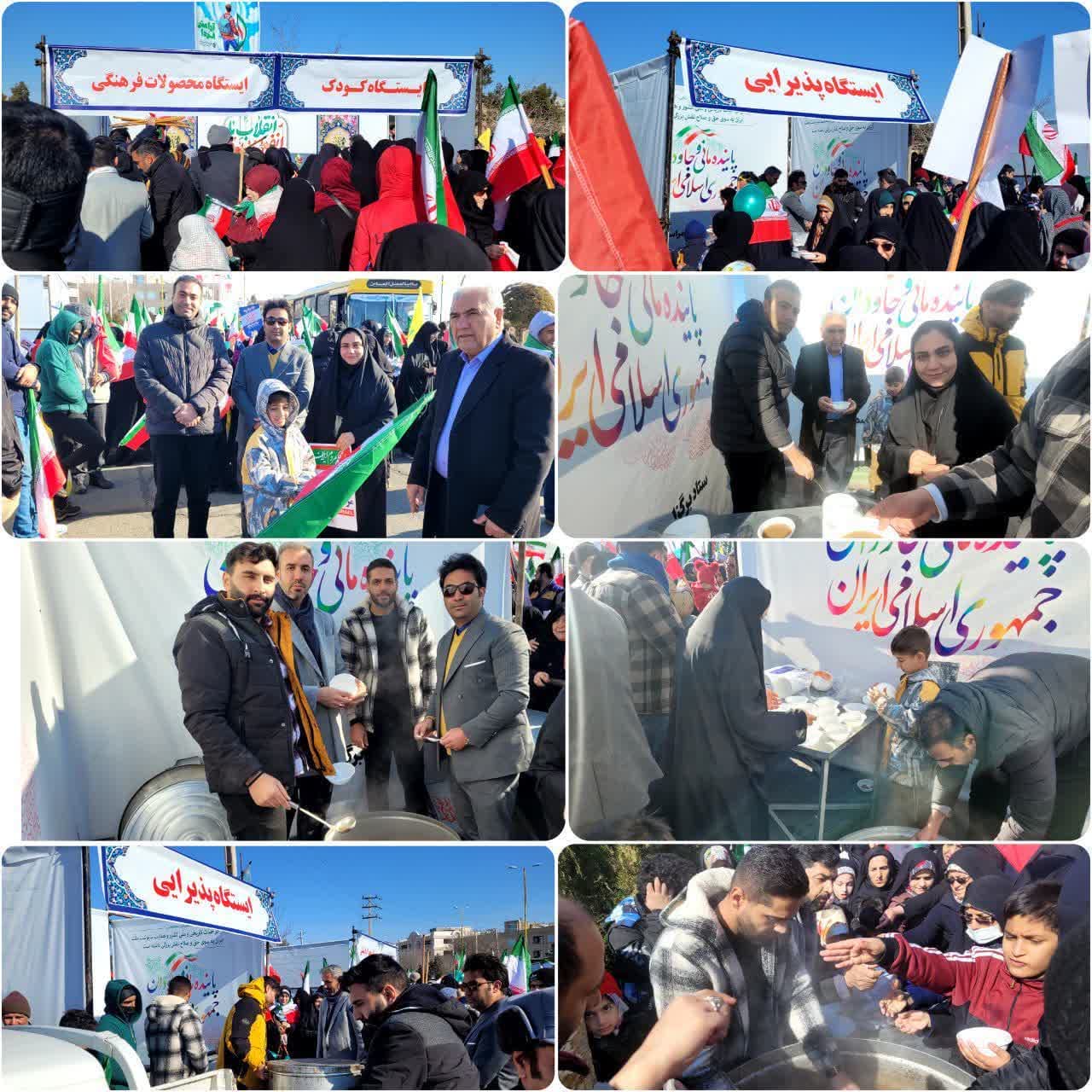 ایستگاه های فرهنگی و پذیرایی شهرداری پرند در راهپیمایی ۲۲ بهمن میزبان مردم