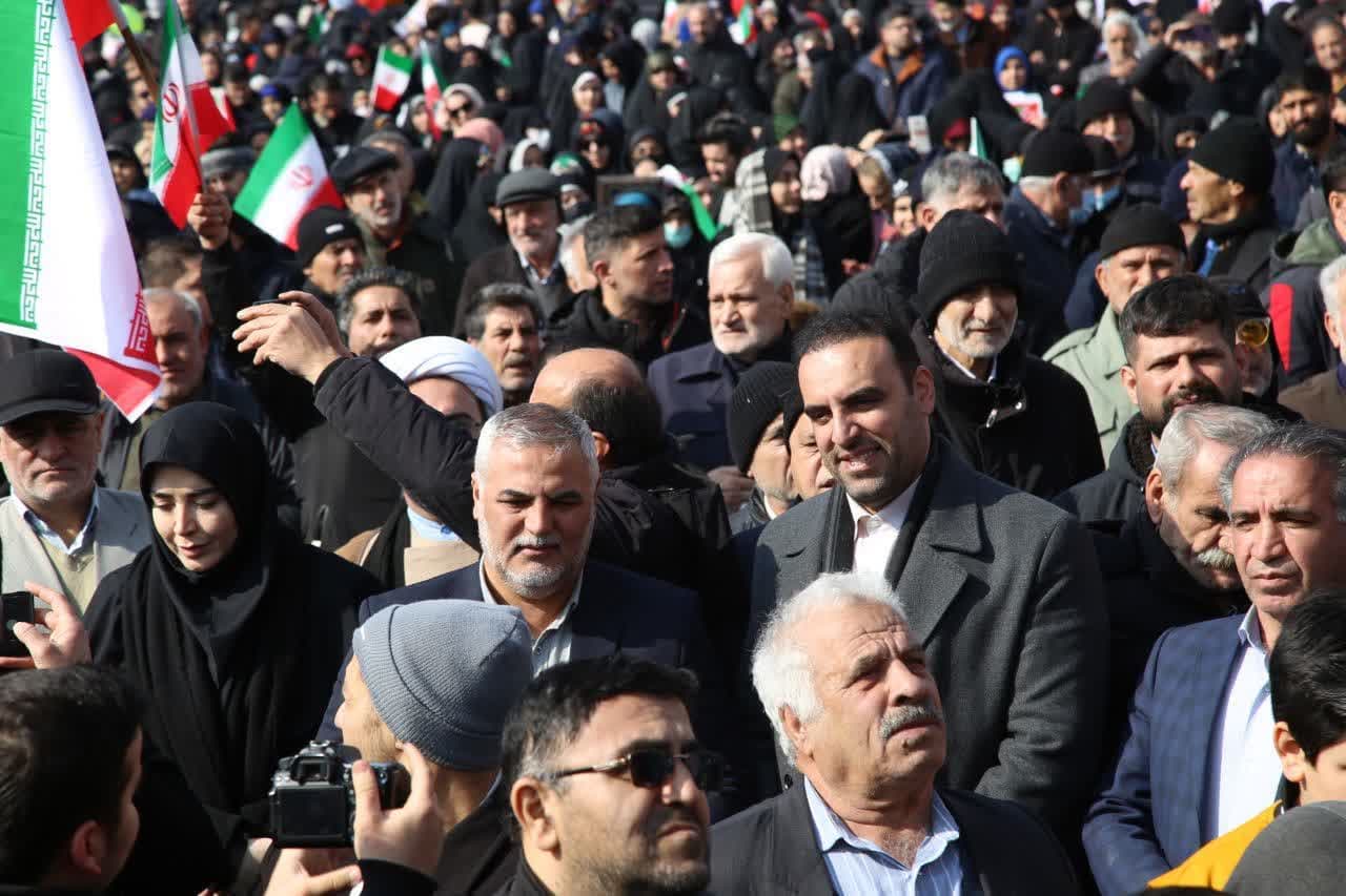 حضور گسترده و پرشور مردم اسلامشهر در جشن انقلاب و راهپیمایی یوم الله ۲۲ بهمن