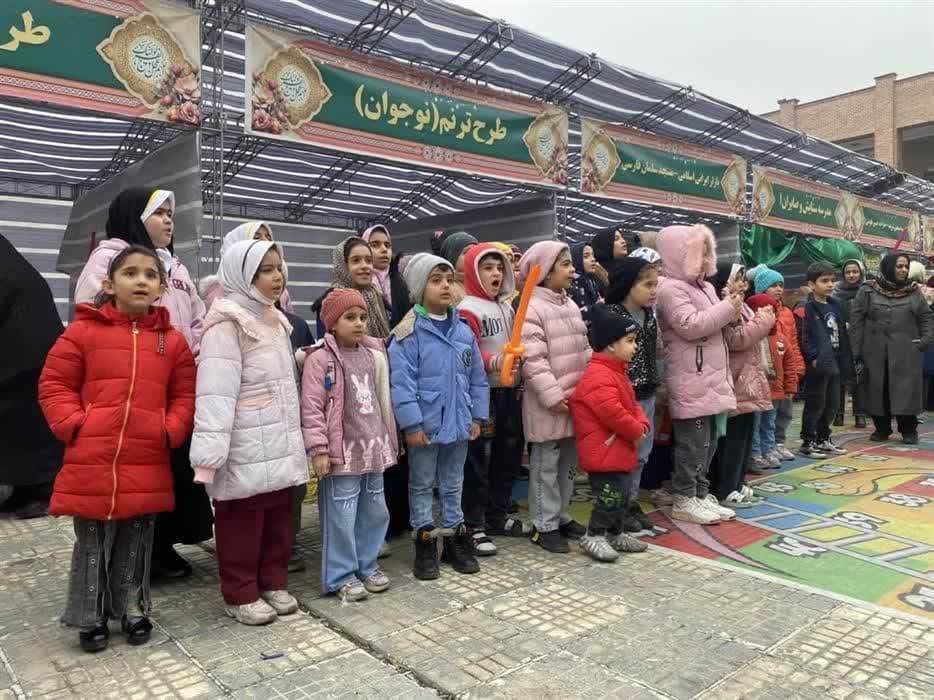 برپایی غرفه‌های مردمی فرهنگی ، پذیرایی همزمان با ولادت حضرت مهدی (عج) در شهر اندیشه