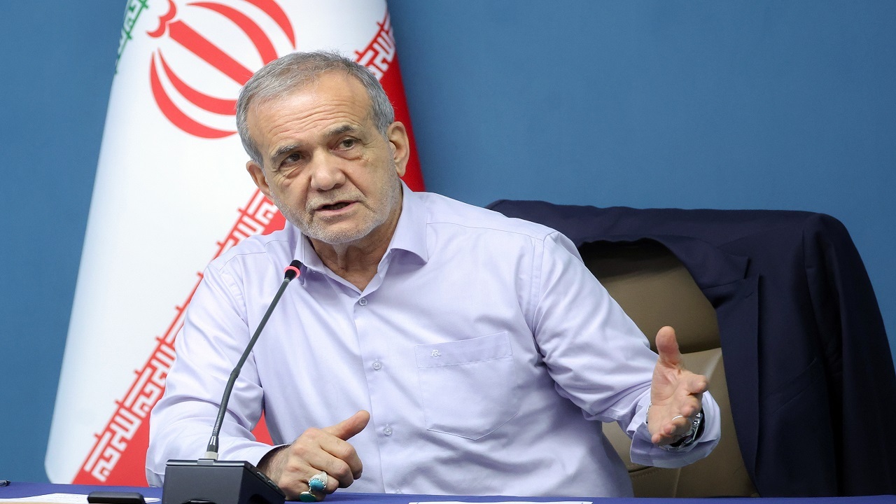 پزشکیان: در مذاکرات از اصول خود عقب‌نشینی نمی‌کنیم