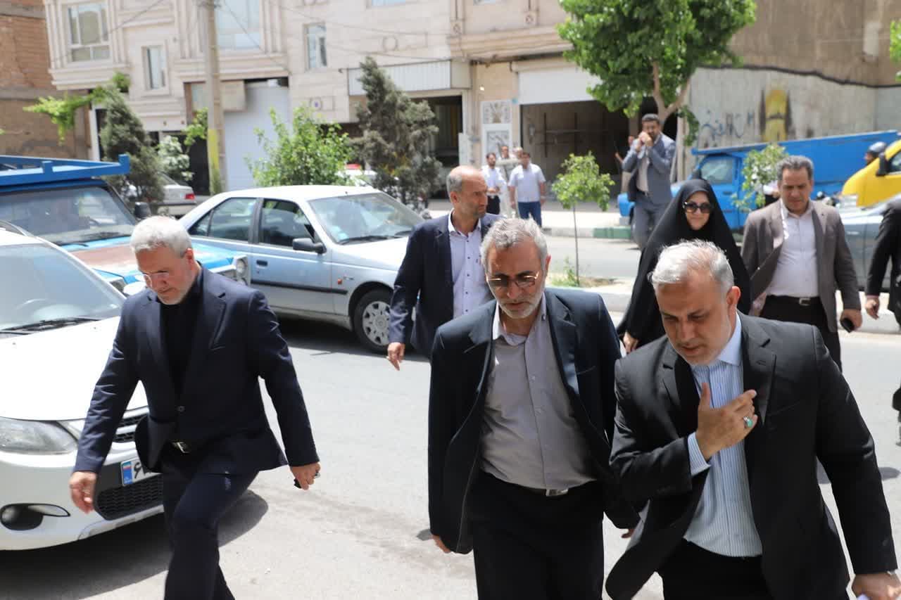 بازدید مسئولان ارشد استانداری تهران از روند اجرای پروژه ساختمان مرکزی شهرداری گلستان