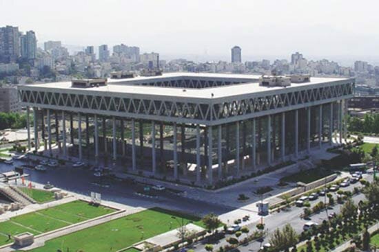 مهندس ناظر ساختمان شیشه‌ای: برای بازسازی، مسابقه برپا نکنید!
