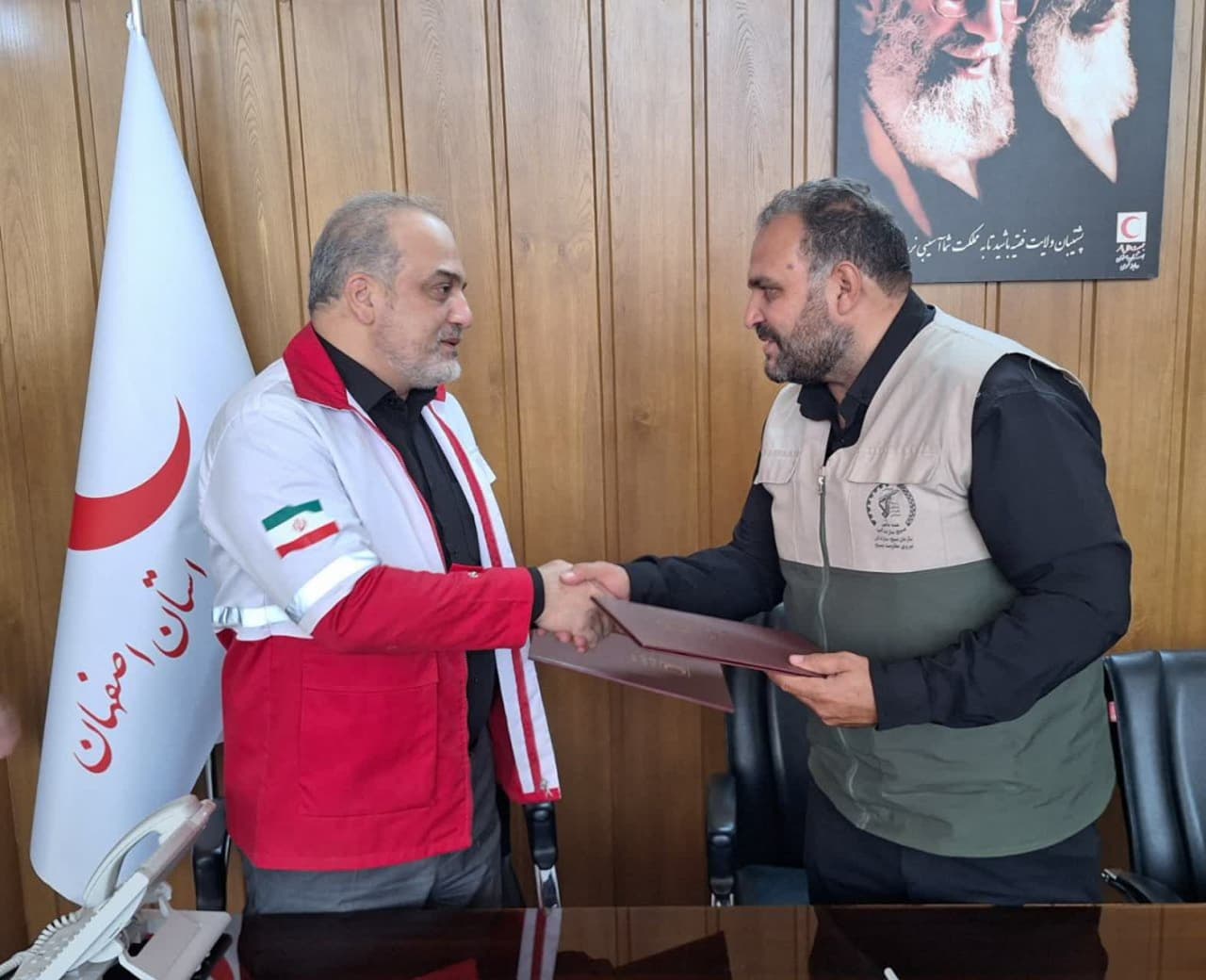 تفاهم‌نامه همکاری مشترک بین بسیج سازندگی و جمعیت هلال‌احمر استان اصفهان منعقد شد
