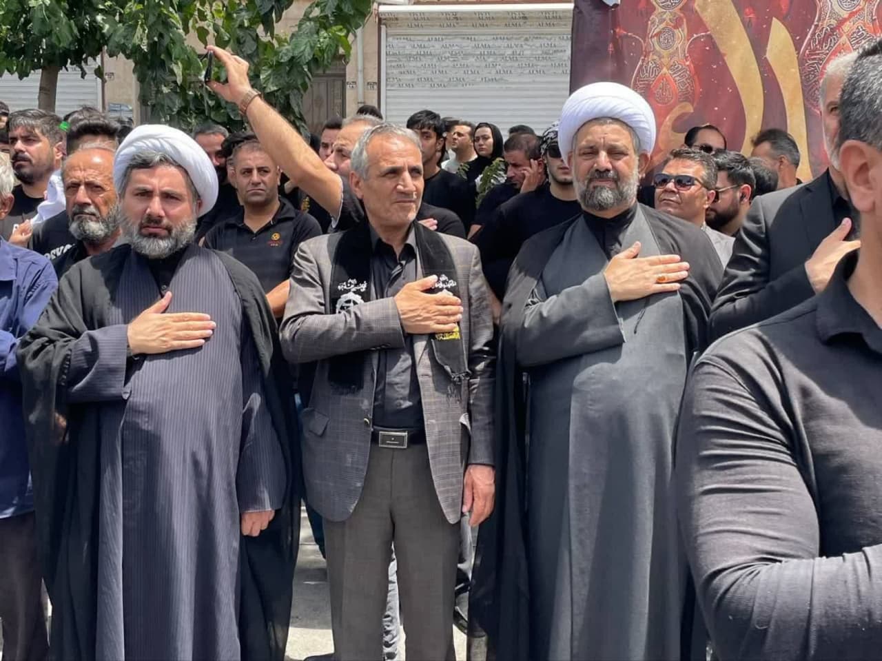 ◼️شکوه عزای حسینی در رباط‌کریم/حضور مسئولان در میان دسته‌های عزاداری امامزاده عمادالدین (ع)
