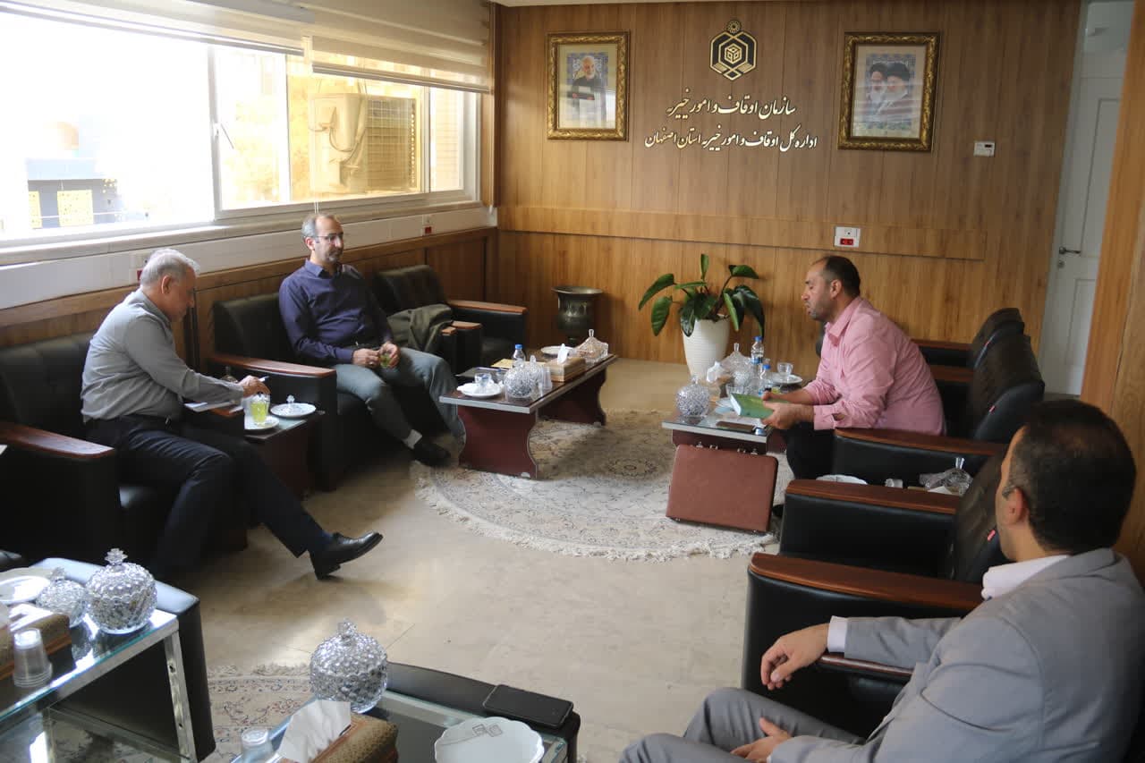 دیدار مدیرکل اوقاف و امور خیریه استان اصفهان با رئیس اداره گردشگری شهرداری اصفهان با محوریت توسعه گردشگری مذهبی