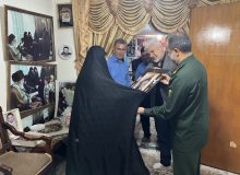 دیدار مسوول سازمان بسیج ادارات و کارمندان سپاه پاسداران و مدیر شرکت خطوط و لوله و مخابرات نفت منطقه شمال از خانواده شهید مشتاقی