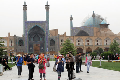 این بار هم در گرداب شعار گم خواهیم شد؟