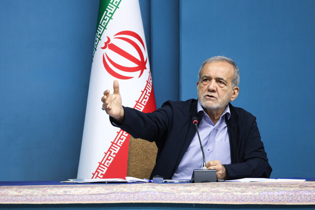 پزشکیان:  به‌جای حل مشکل به دنبال تغییر افراد هستیم