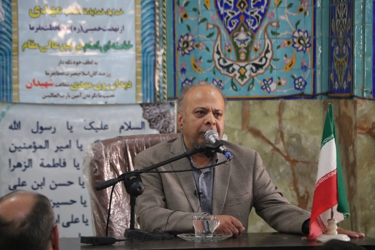 جلسه تبیین و آگاه‌سازی به مناسبت هفته دفاع مقدس در مسجد فجر گروه ۴۴ توپخانه نزاجا برگزار شد