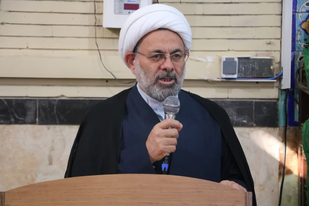 محفل نورانی انس با قرآن کریم به مناسبت هفته دفاع مقدس در مسجد فجر گروه ۴۴ توپخانه نزاجا برگزار شد