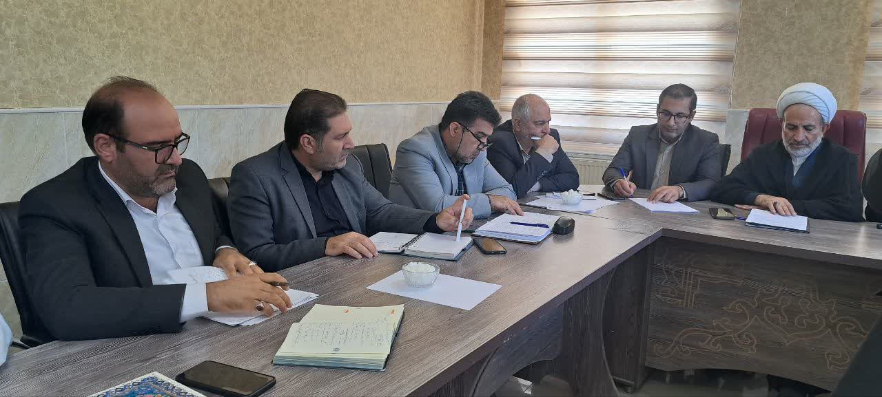 بررسی مسائل کشاورزی غرب استان اصفهان با حضور نماینده مجلس و مدیران جهاد کشاورزی