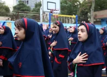 رنگ تیره لباس مدارس یادگیری را کاهش می‌دهد/  راحتی را فدای رسمی بودن می‌کنند!