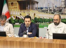 جلسه مدیران ارشد شرکت پالایش نفت اصفهان با رئیس هیئت‌مدیره این شرکت و تبریک به صادرکننده ممتاز ملی سال ۱۴۰۴