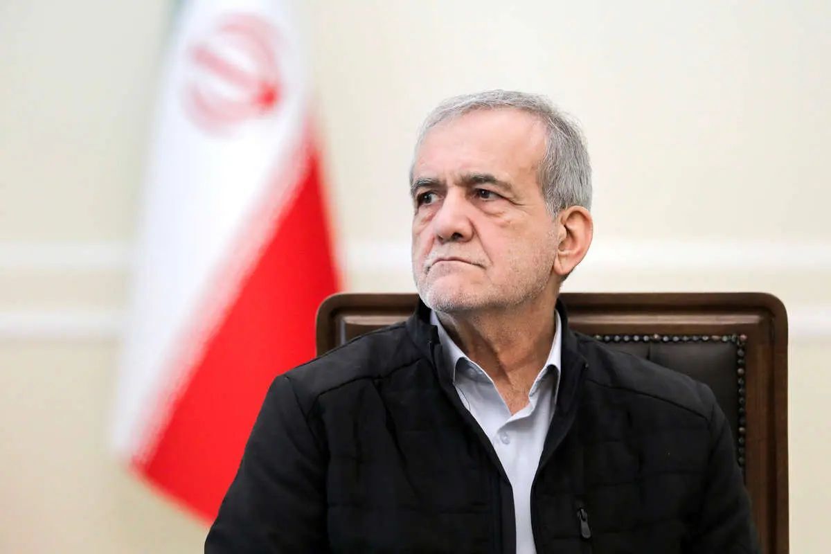 پزشکیان: نارضایتی مردم از کیفیت خدمات اداری، پذیرفتنی نیست/ اصلاح را باید از خود شروع کنیم