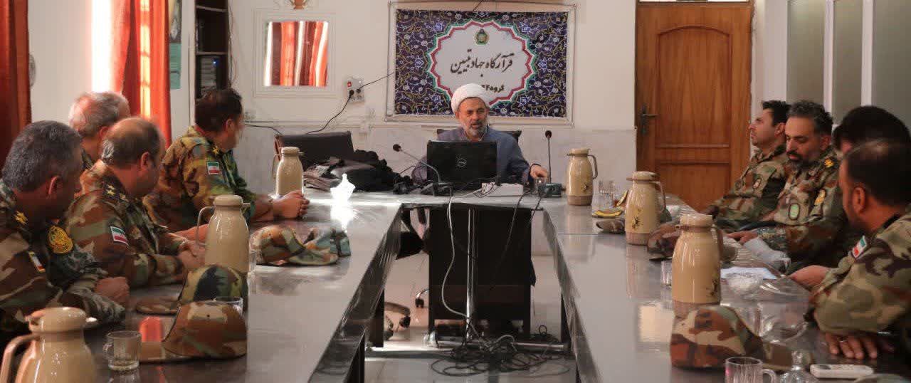 کارگاه تخصصی اصول متقاعدسازی ویژه کارکنان پایور در عقیدتی سیاسی گروه ۴۴ توپخانه نزاجا برگزار شد