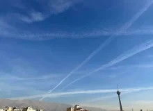 خطوط مرموز در آسمان تهران / رد موشک یا هواپیما؟