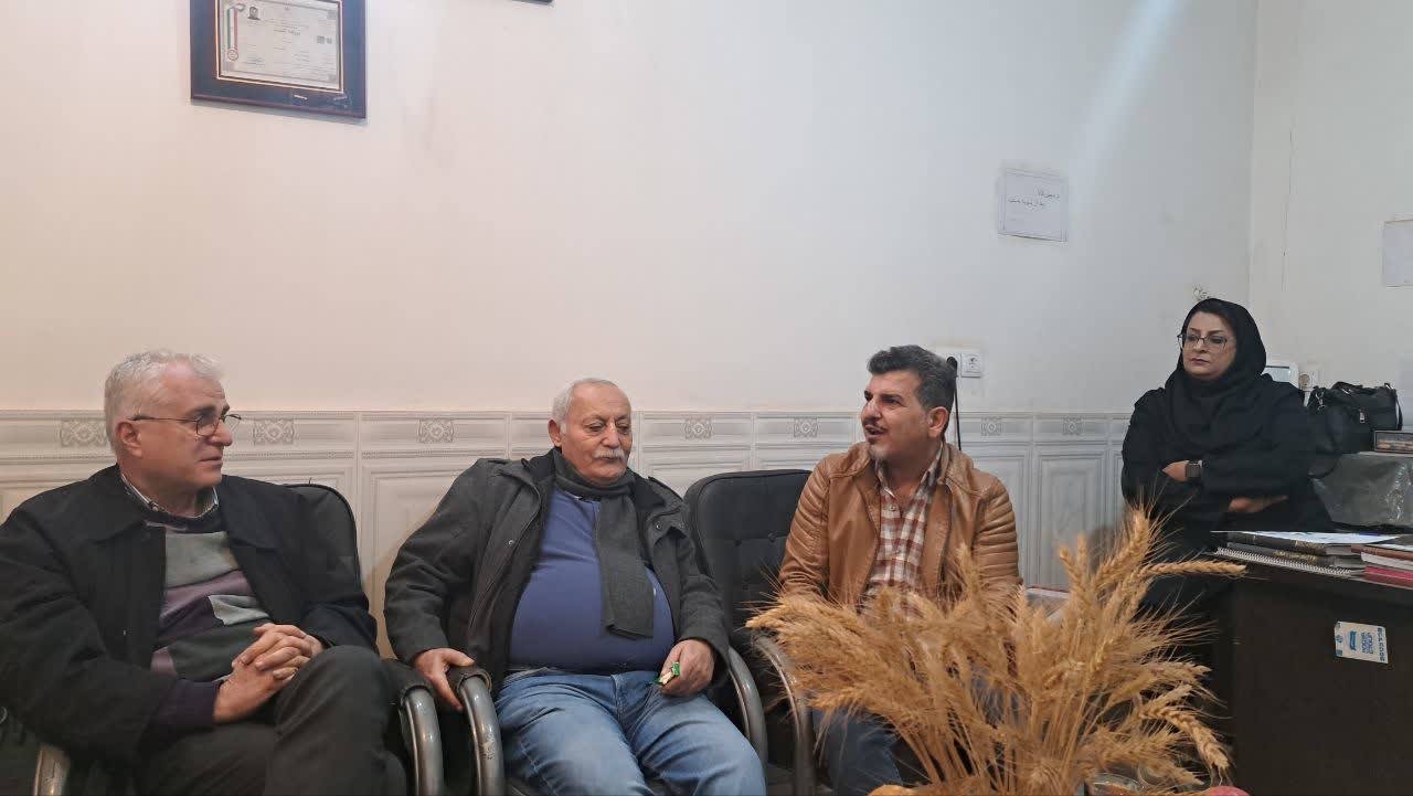 بازدید معاون فنی و تولیدی شرکت خدمات حمایتی کشاورزی اصفهان از شرکت خاک‌ورز نوین